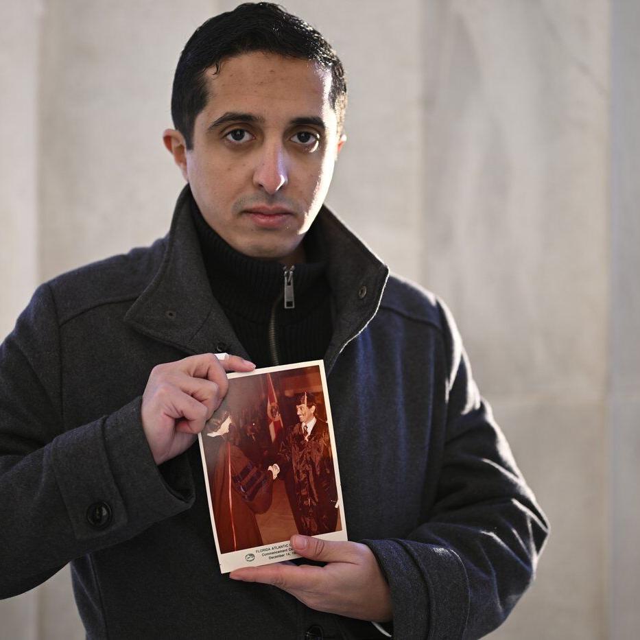 Saudi Arabia presses Florida man to give up US citizenship over critical tweets, family says
